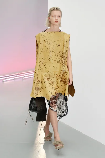 Look 9